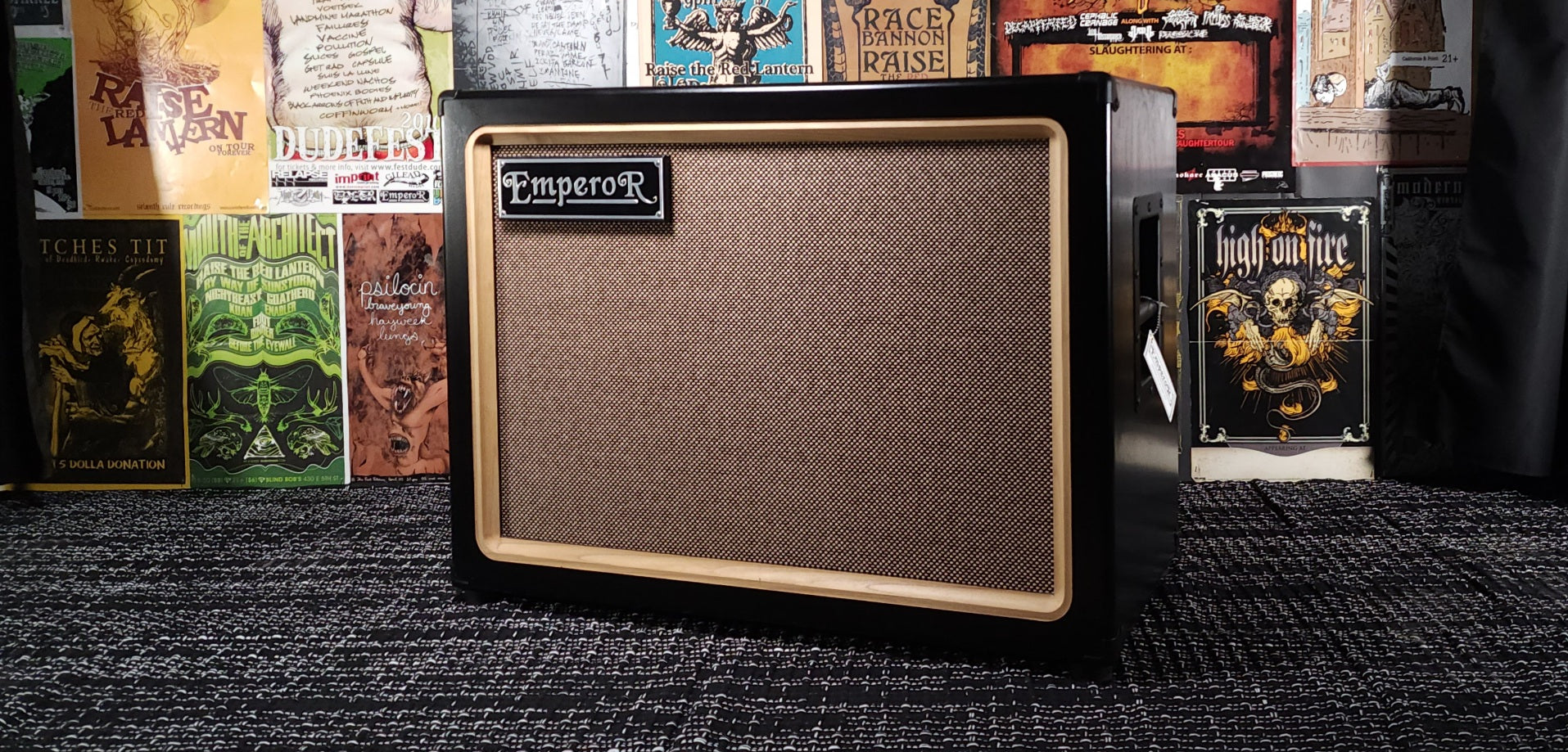 2x12 guitar speaker cabinet