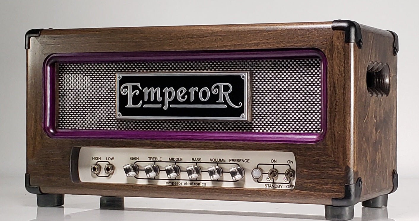 Front view of a 100 watt guitar tube amplifier